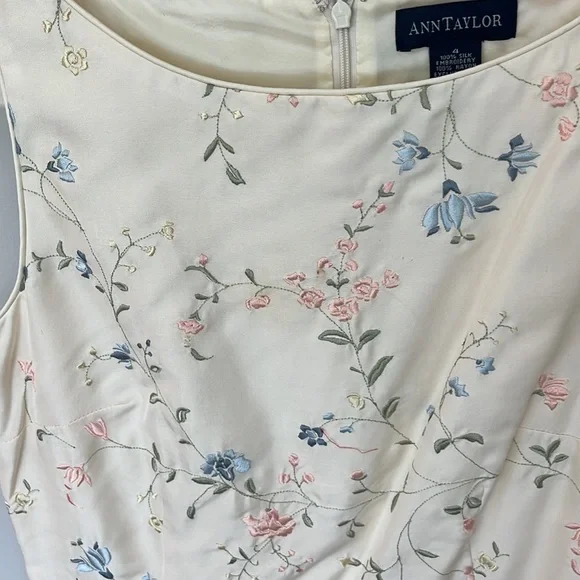 Ann Taylor flower dress - Picture 4 of 5